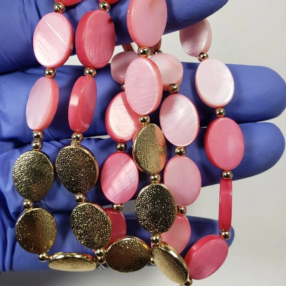 Set of 3 Textured Gold Tone Pink Shell Beaded Stretch Bracelets Stylish Jewelry